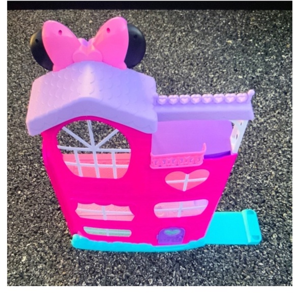 Minnie Mouse Hotel w/ Sound Play Set Minnie - Picture 2 of 2